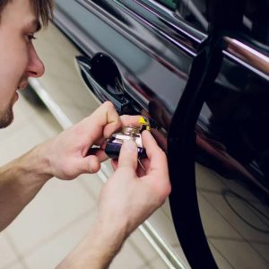 A Complete Guide to Choosing a Mercedes key replacement service